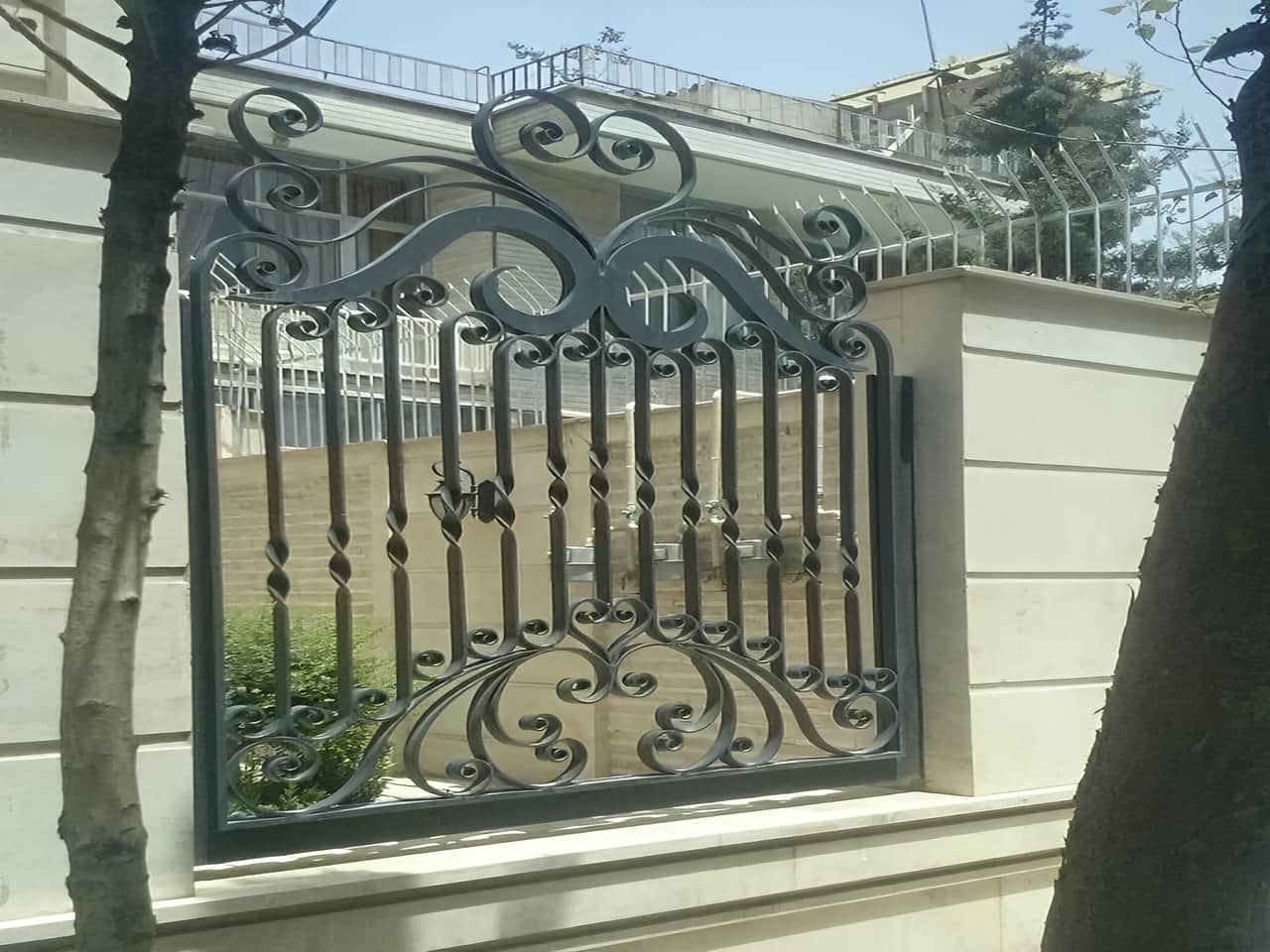 قیمت حفاظ پنجره در همدان