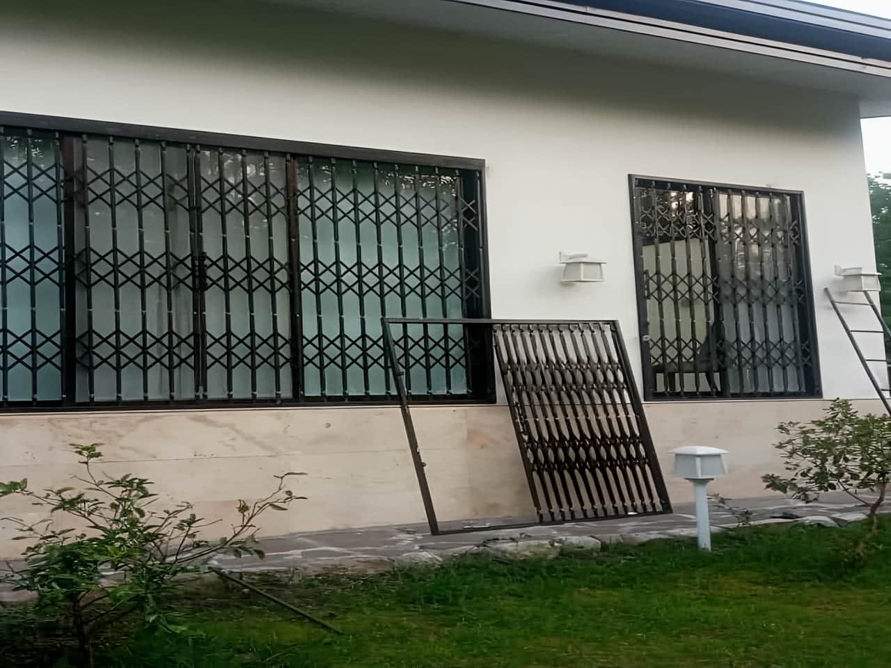 حفاظ پنجره در کرمانشاه