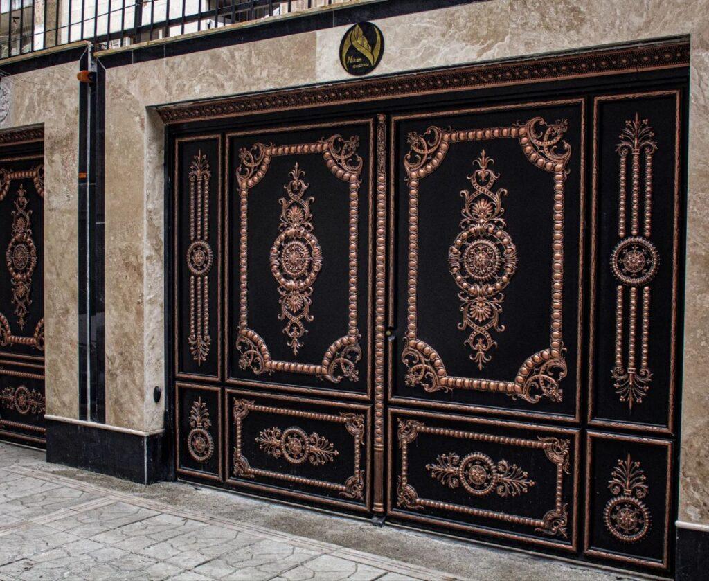 بررسی درب فرفورژه اصفهان