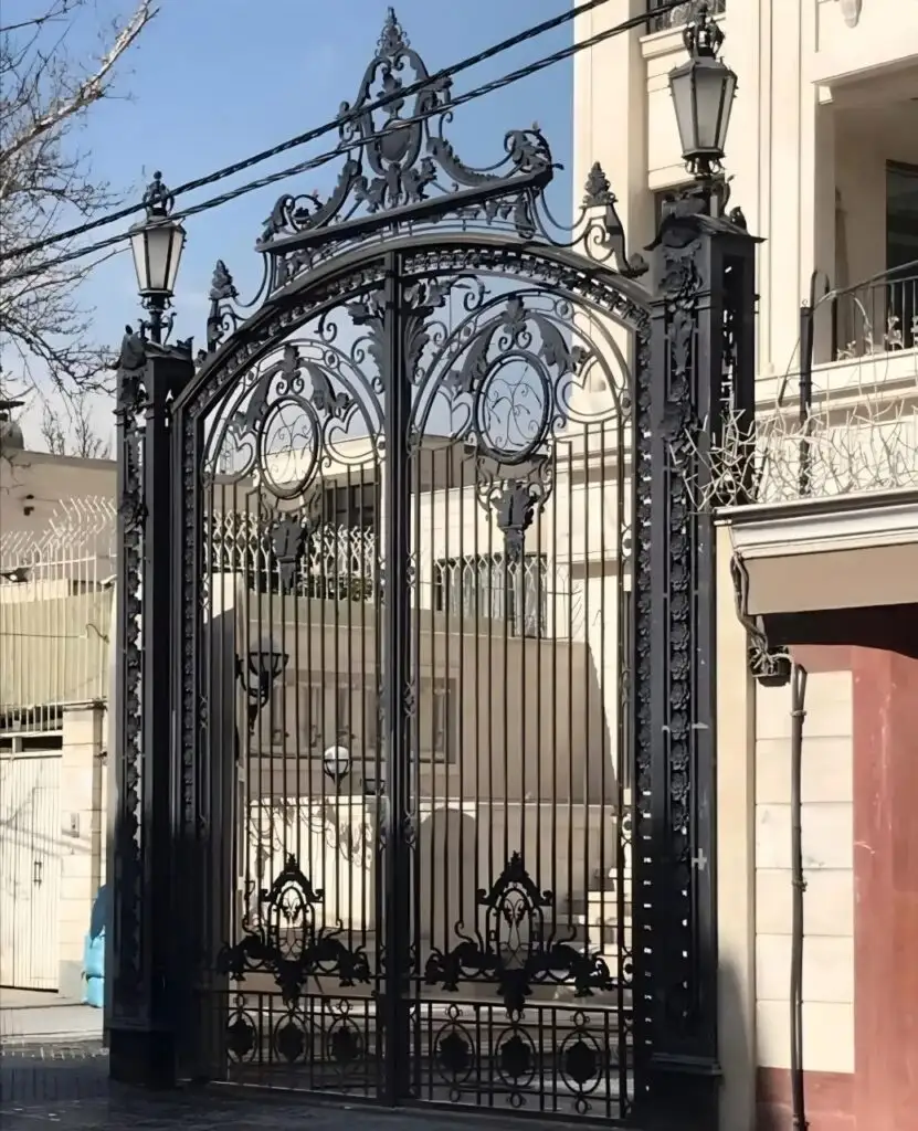 درب آهنی ورودی ساختمان