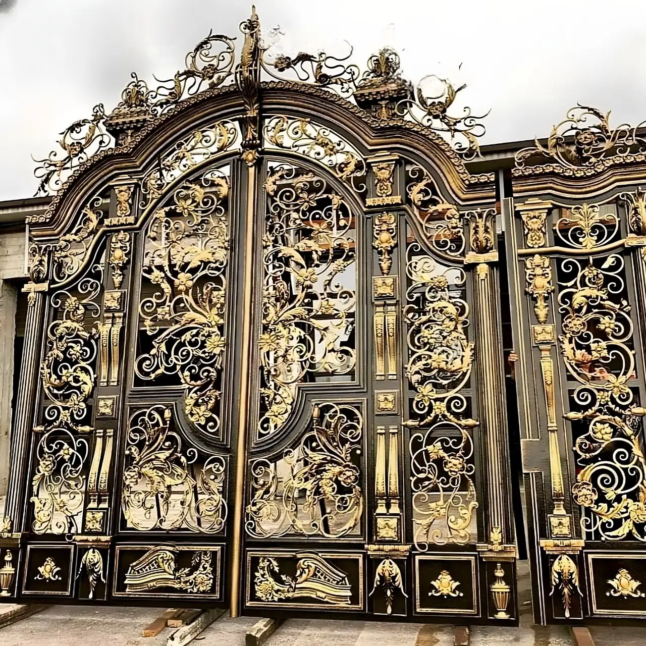 تولید کننده انواع درب فلزی فرفورژه