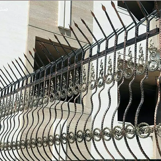 حفاظ سر نیزه ای شکم دار نرده دیوار محوطه: زیبایی و امنیت در یک انتخاب