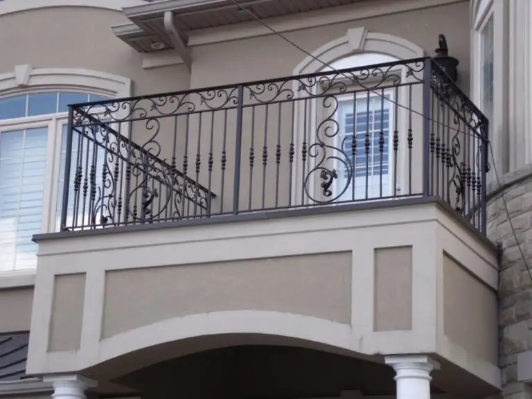 طرح نرده بالکن با قوطی و فرفورژه