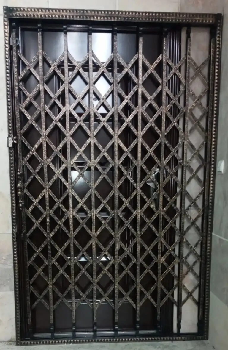 نصب حفاظ آکاردئونی با قفل های توکار