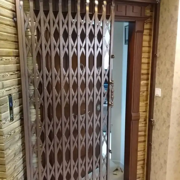 حفاظ درب آپارتمان لولایی