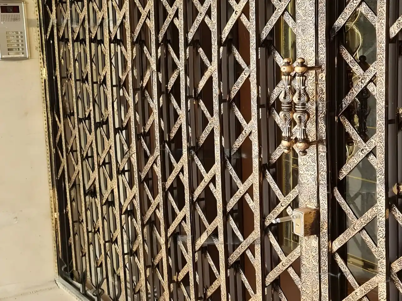 کاربردهای حفاظ و نرده آکاردئونی کاربردهای حفاظ و نرده آکاردئونی