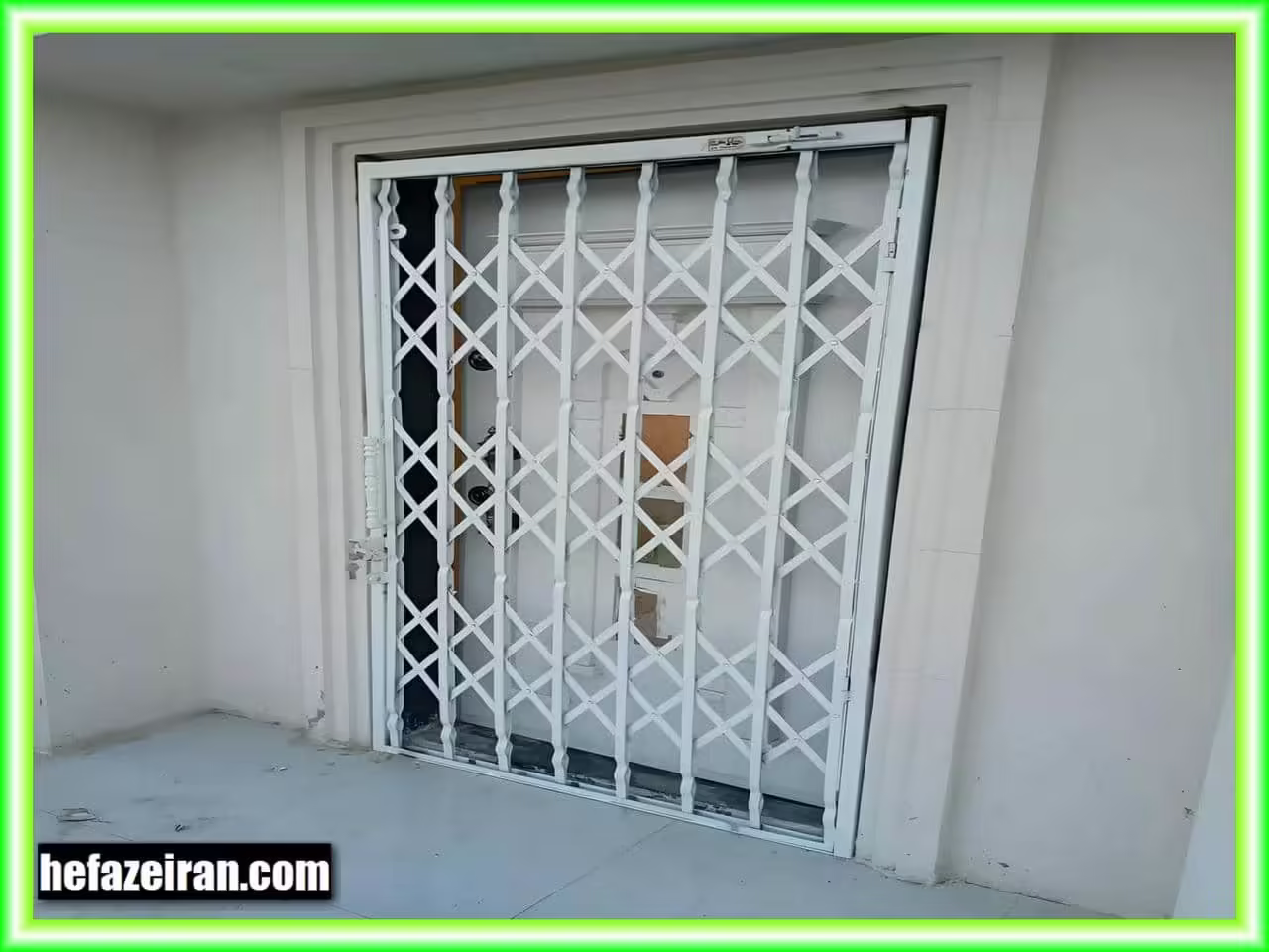 رنگ سفید برای درب آکاردئونی