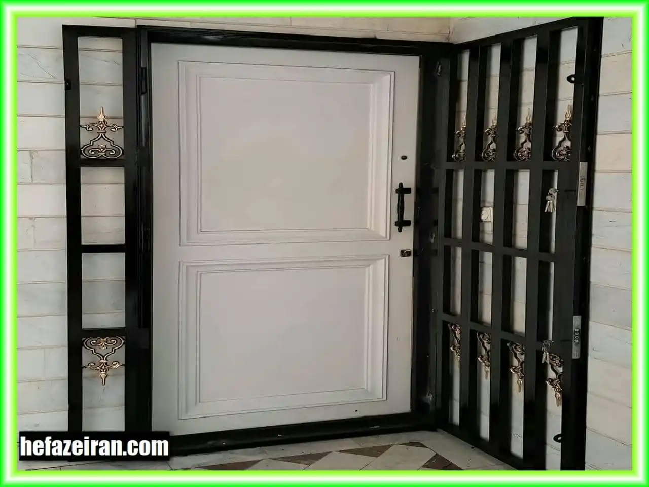 حفاظ درب آپارتمان از داخل لولایی