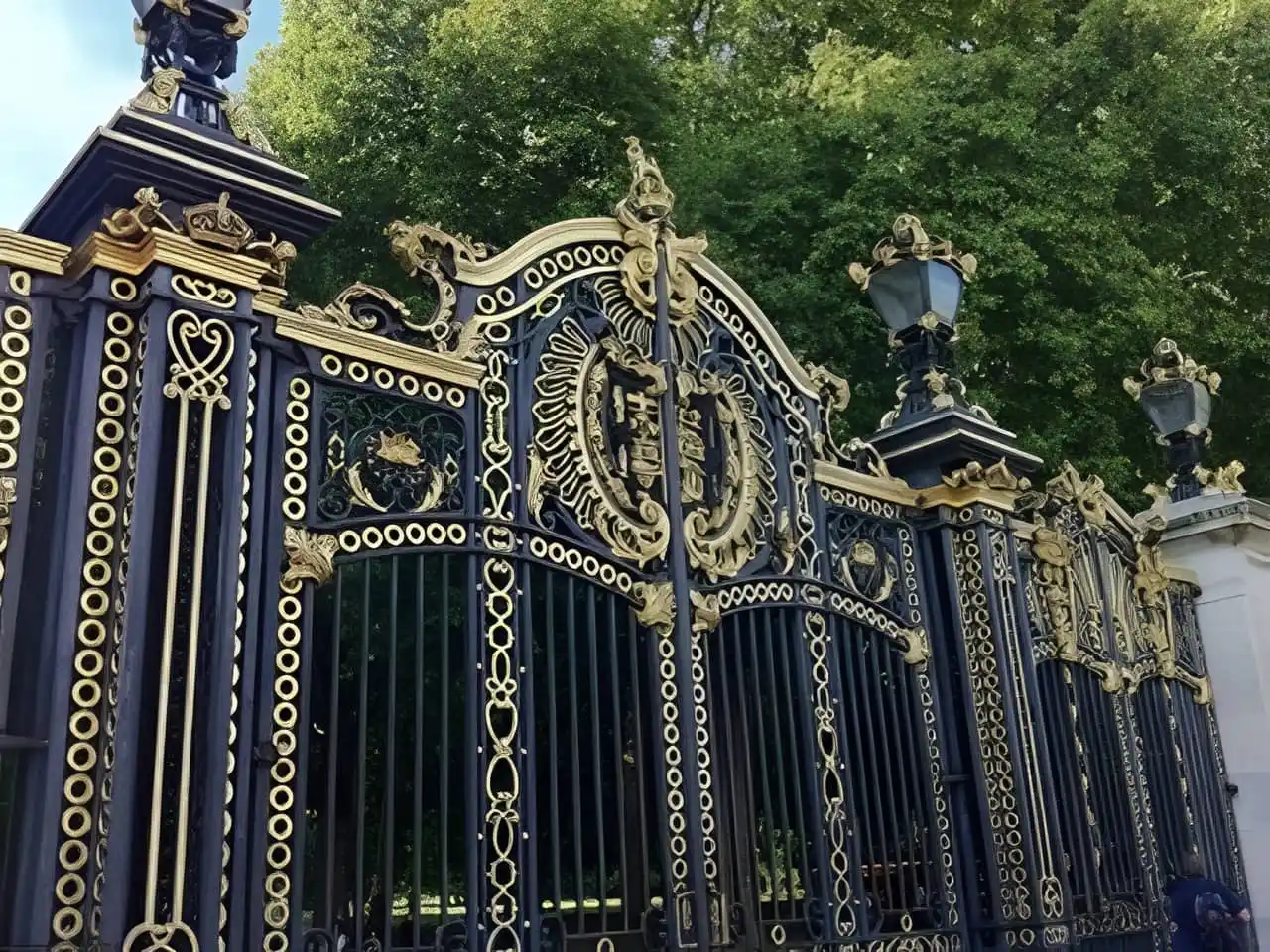 چرا درب آهنی ماشین رو فرفورژه انتخاب کنیم؟