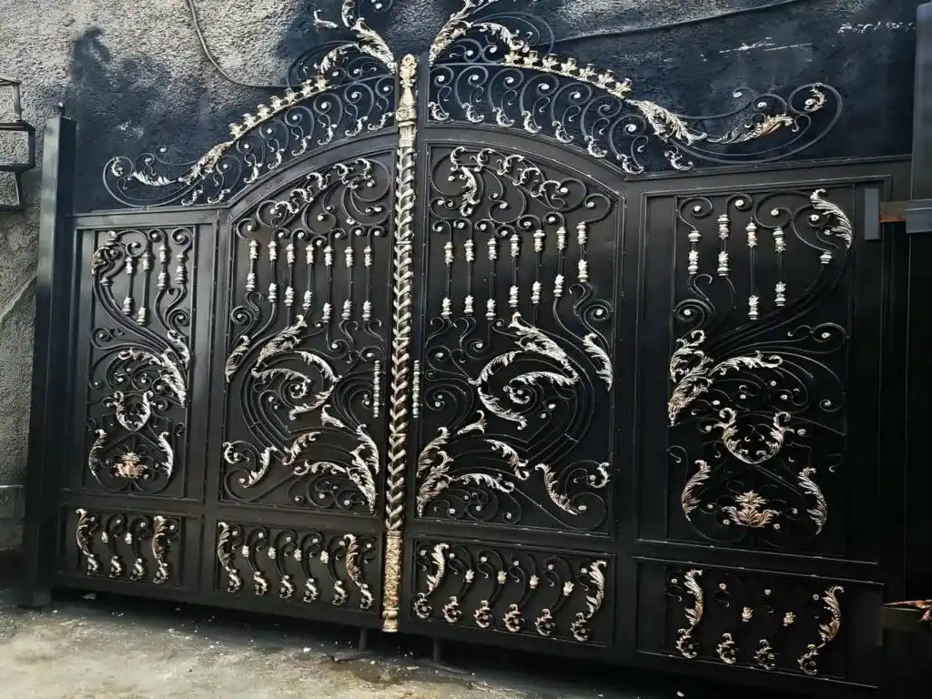 راهنمای خرید درب حیاط فلزی