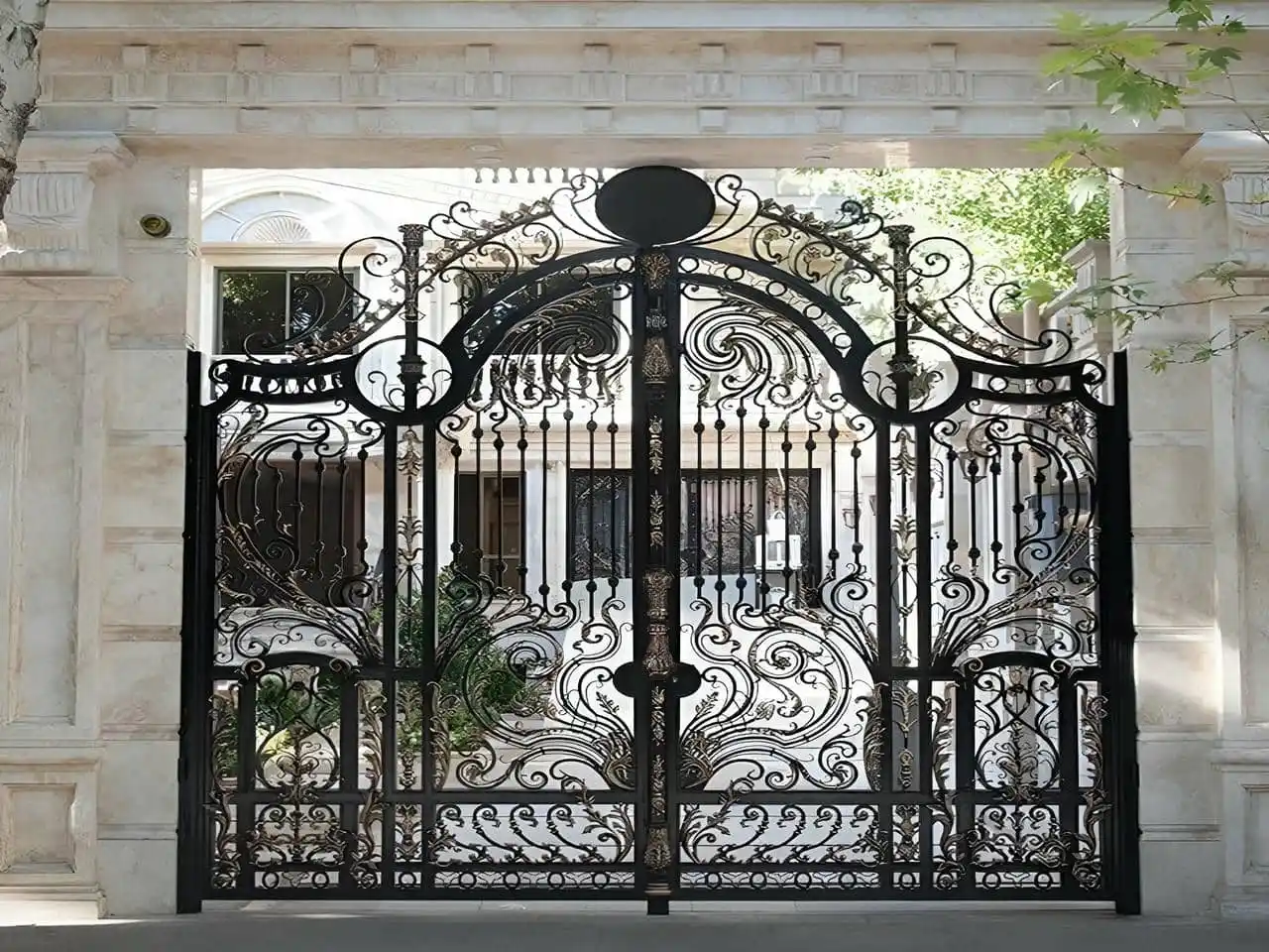 مزایا و معایب درب ویلایی فرفورژه