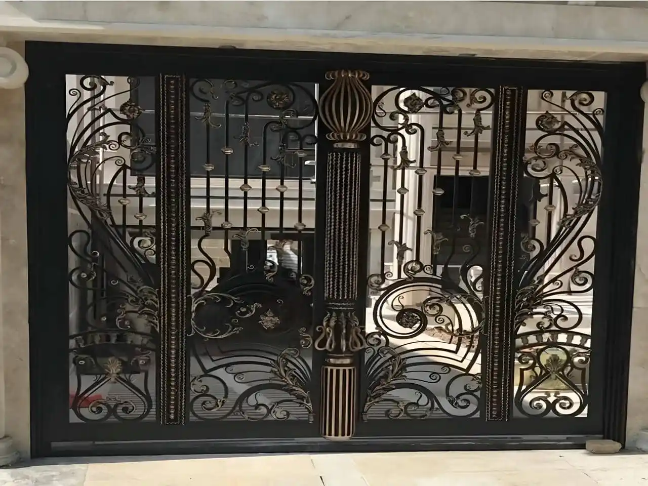 تفاوت درب الیزه با سایر دربها تفاوت درب الیزه با سایر دربها