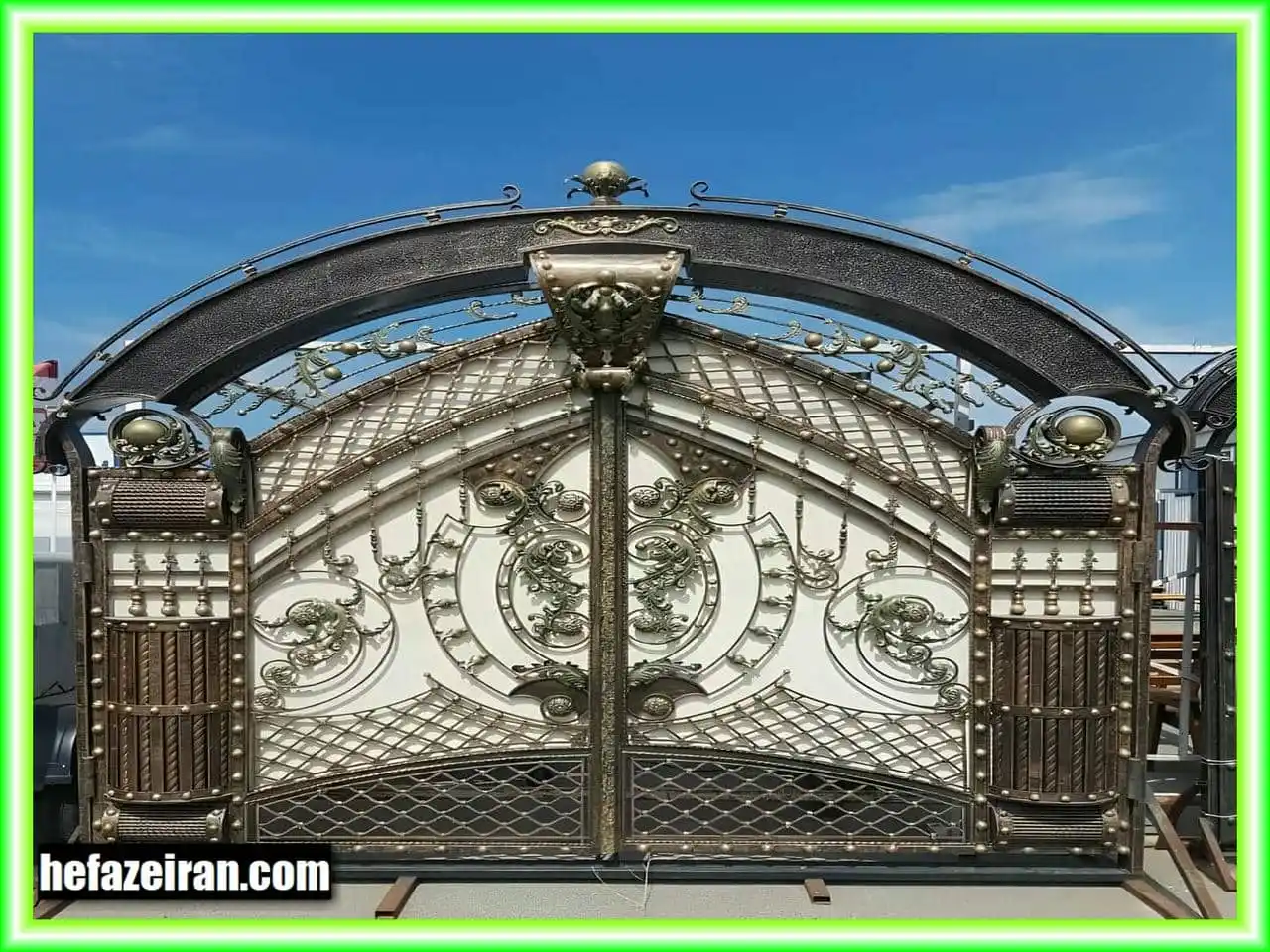 درب ویلایی انتخابی مناسب برای امنیت درب ویلایی انتخابی مناسب برای امنیت