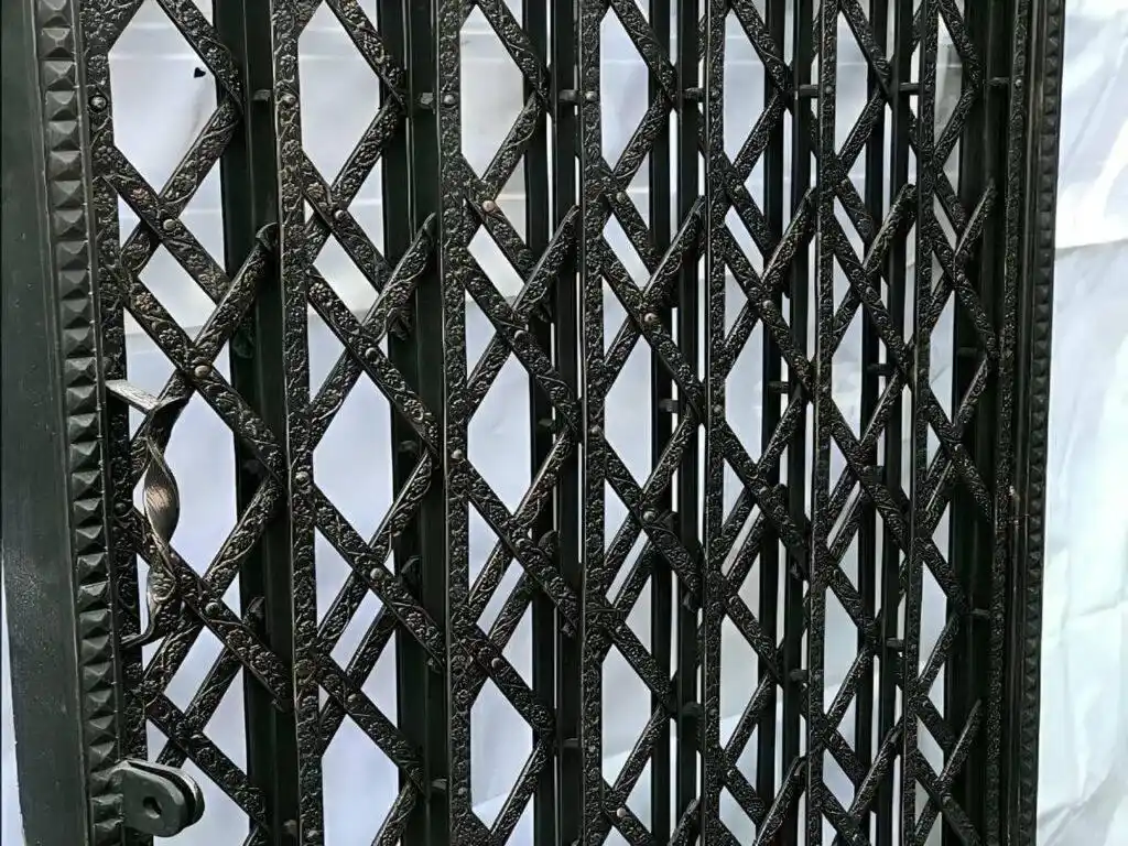 درب آکاردئونی چیست؟