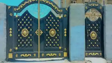 درب حیاط رنگی