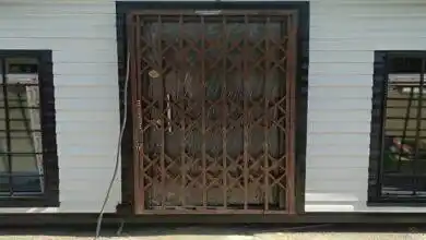 رنگ درب و حفاظ آکاردئونی