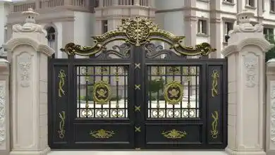 درب ورودی ساختمان مسکونی