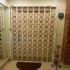 درب آکاردئونی تمام گل دوبل چهار جداره درب آکاردئونی تمام گل دوبل چهار جداره