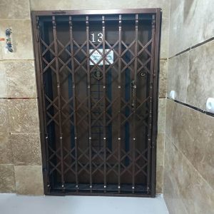 درب آکاردئونی ۳ گل تسمه ۲ سانتی متر