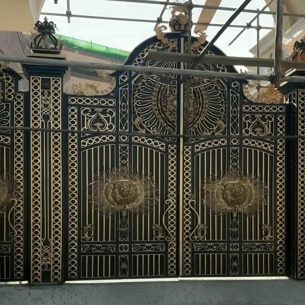 انواع درب فلزی ساده و شیک ورودی ساختمان