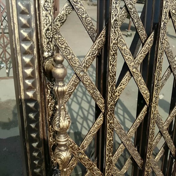 تولیدکننده درب آکاردئونی تمام گل سلطنتی