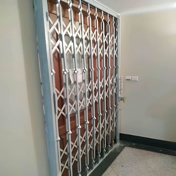 درب آکاردئونی ۳ گل پرچ مخفی