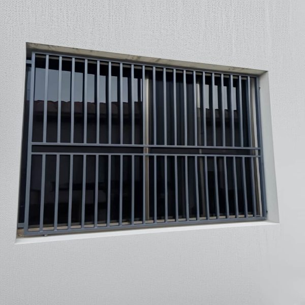 قیمت حفاظ پنجره دوجداره مدل ساده میله افقی