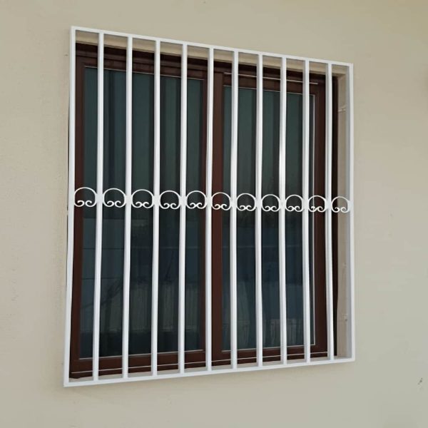 نصب حفاظ پنجره مدل نعل اسبی