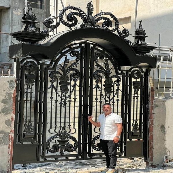 انتخاب درب فلزی ساده و شیک ورودی ساختمان