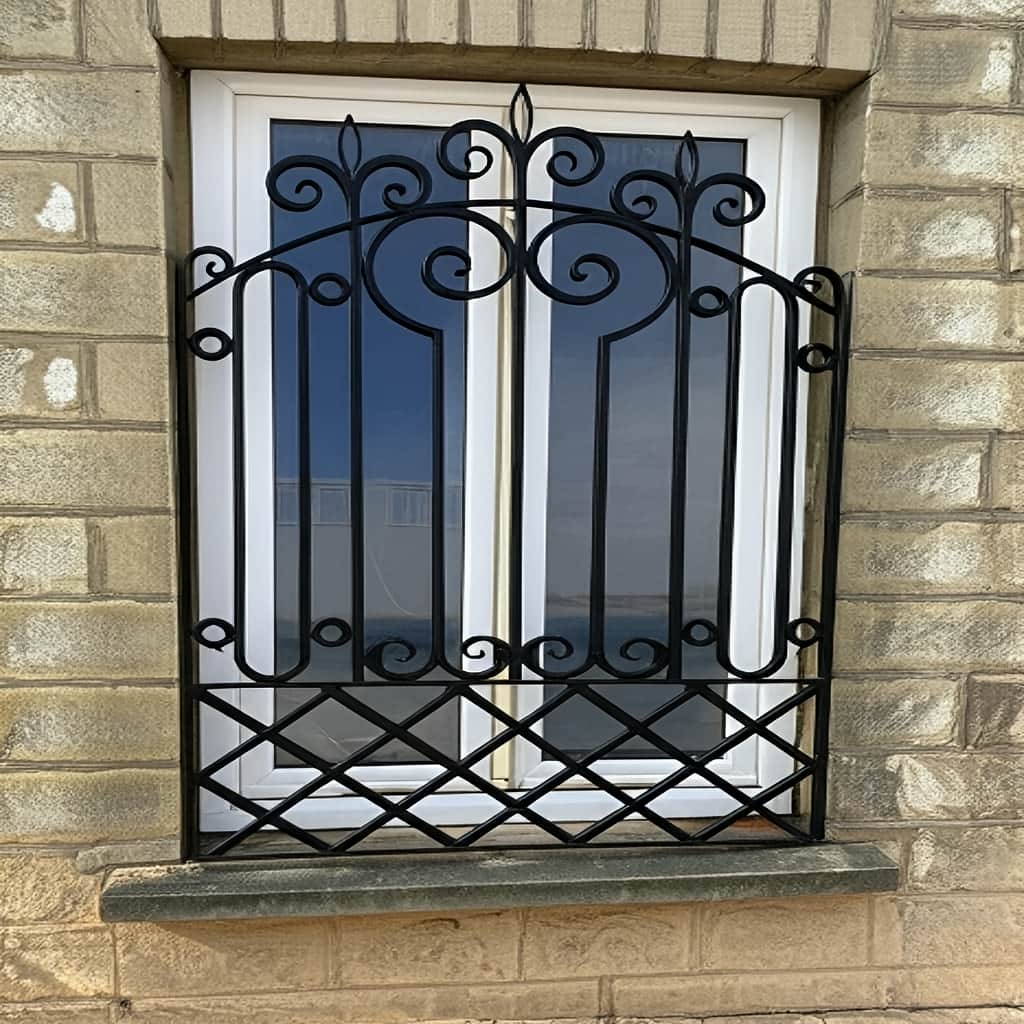 حفاظ پنجره فلزی