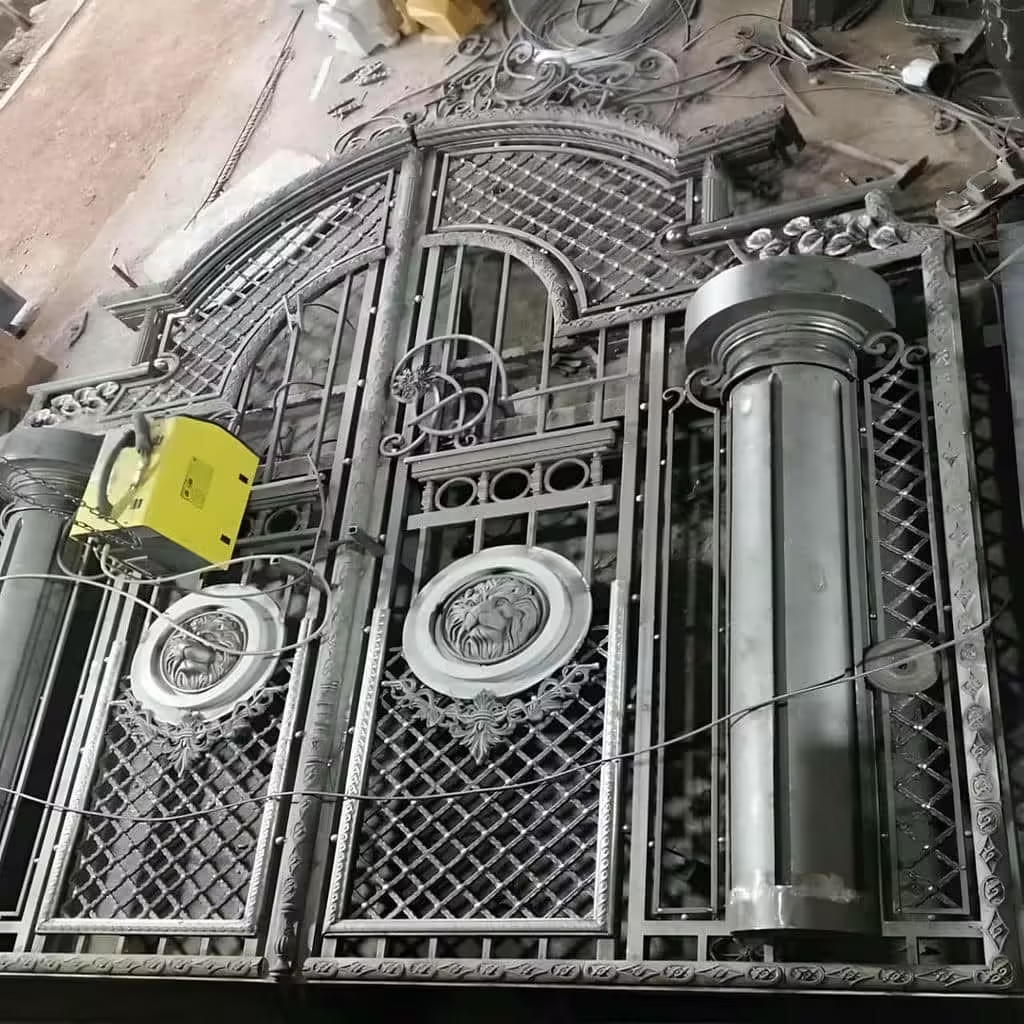 نصب درب فرفورژه لوکس