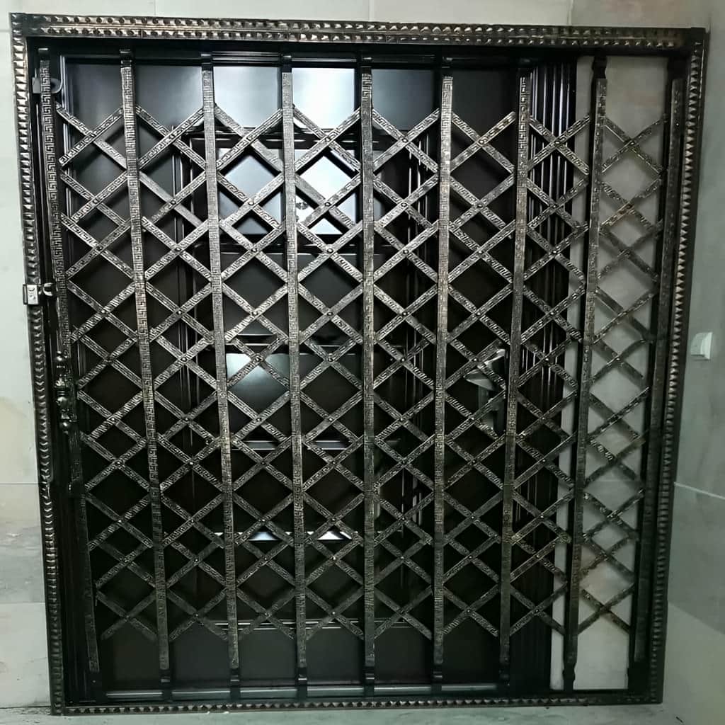 قیمت درب آکاردئونی تمام گل سلطنتی