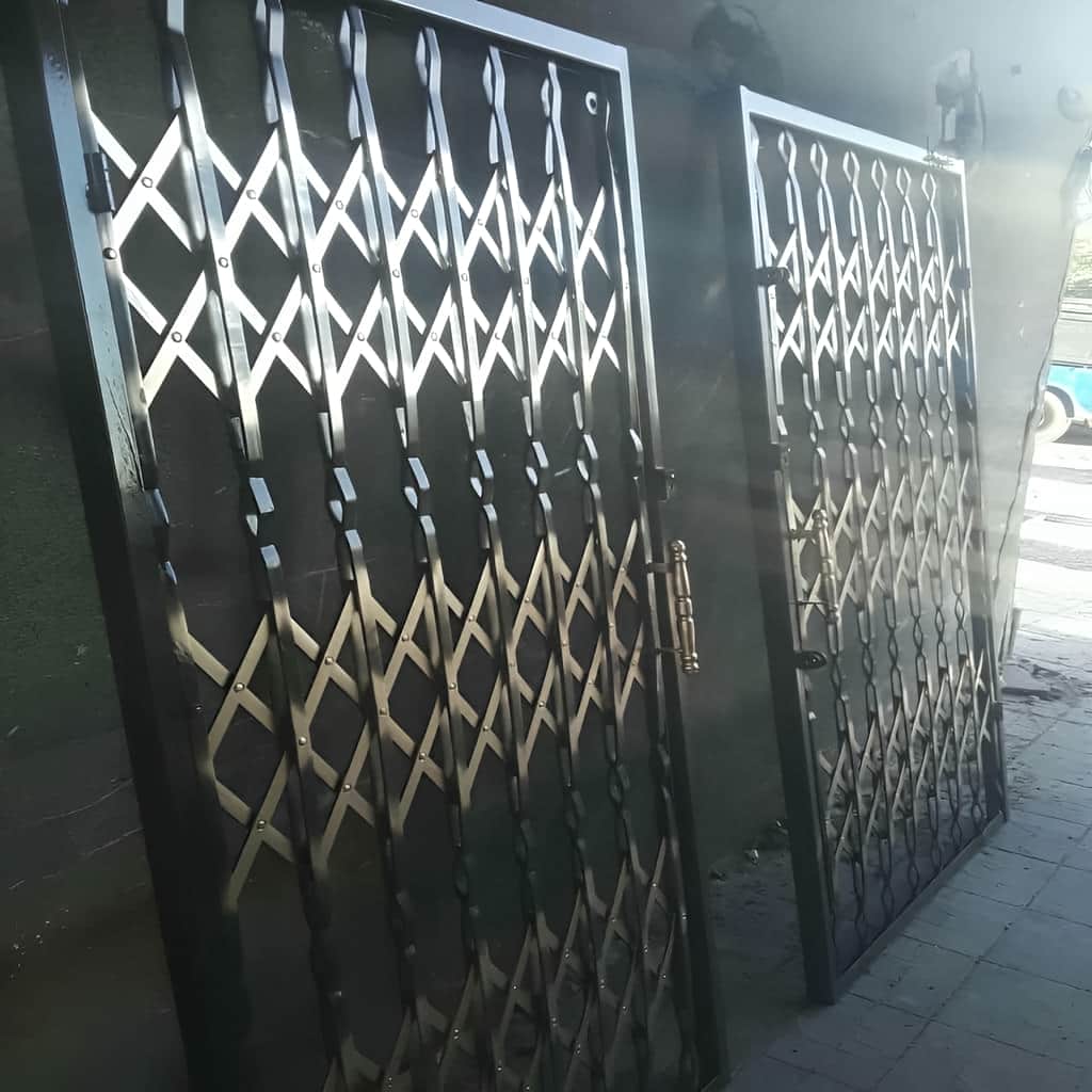 قیمت درب آکاردئونی ۳ گل پرچ مخفی