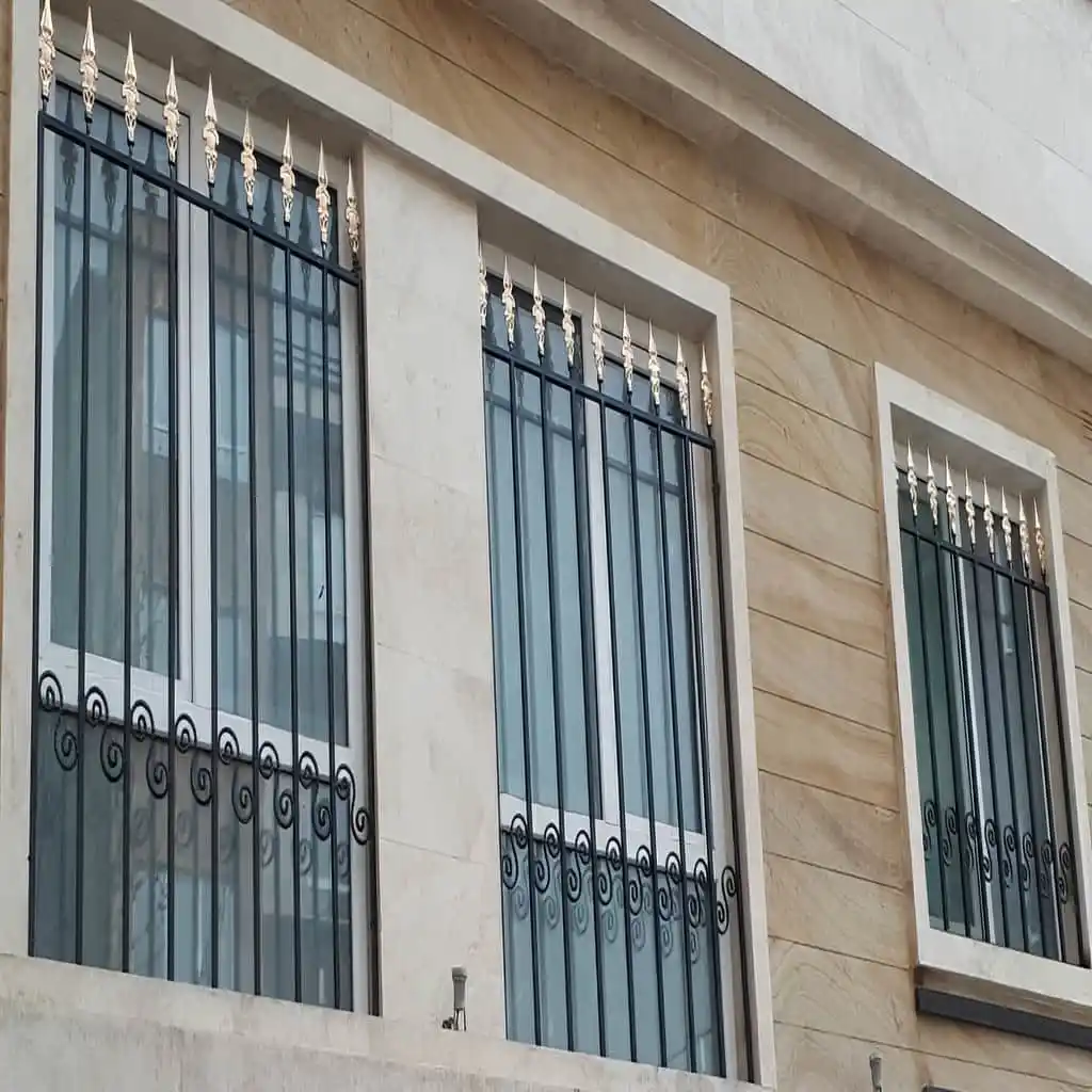 نصب حفاظ پنجره مدل نیزه مارپیچ