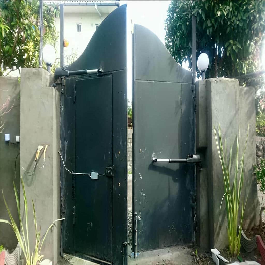نصب جک درب پارکینگ اتوماتیک اصولی در سبزوار