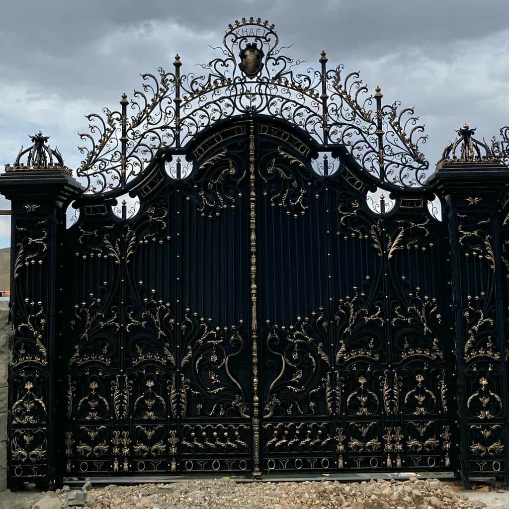 درب حیاط در اردبیل