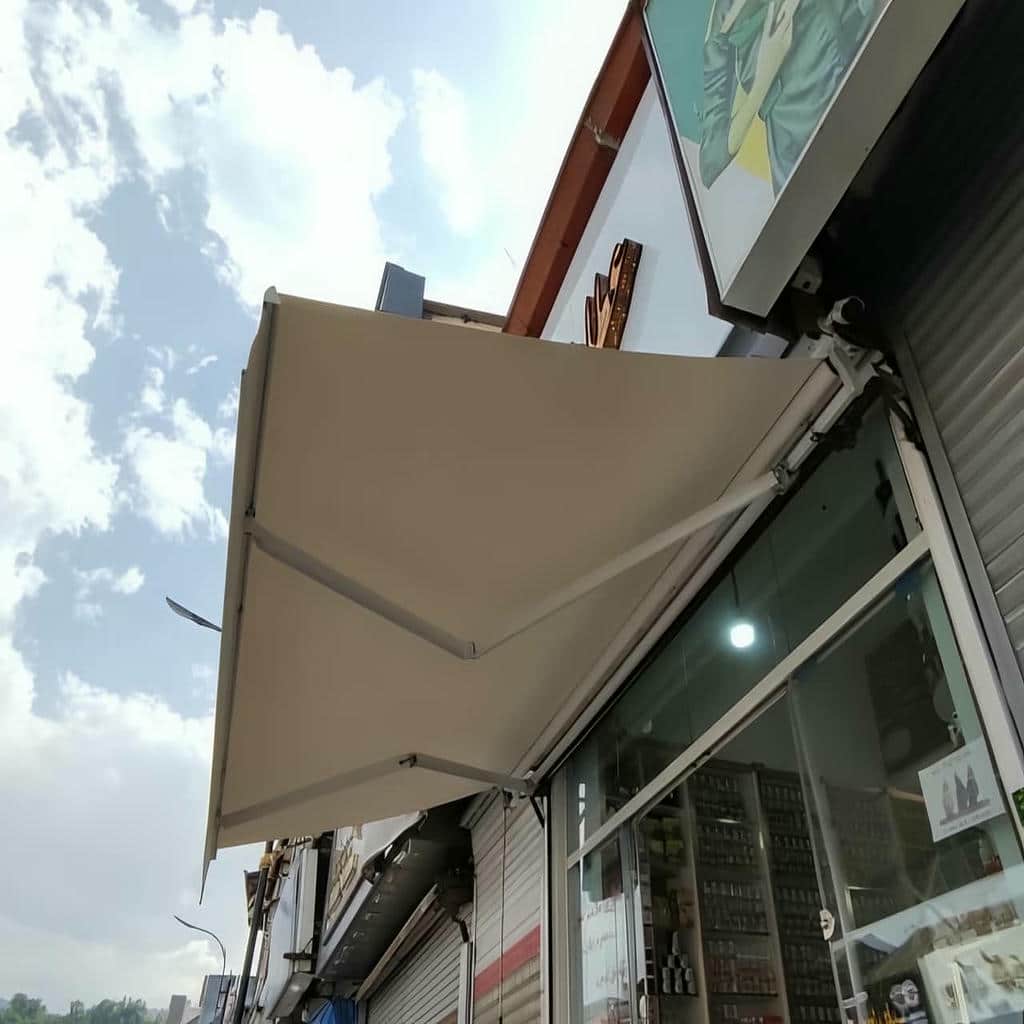 نصب سایبان برقی اتوماتیک در آبسرد نصب سایبان برقی اتوماتیک در آبسرد