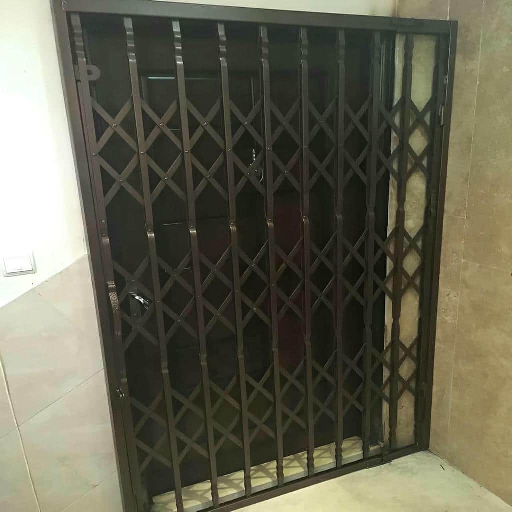 کارخانه درب آکاردئونی فولادی در فشم