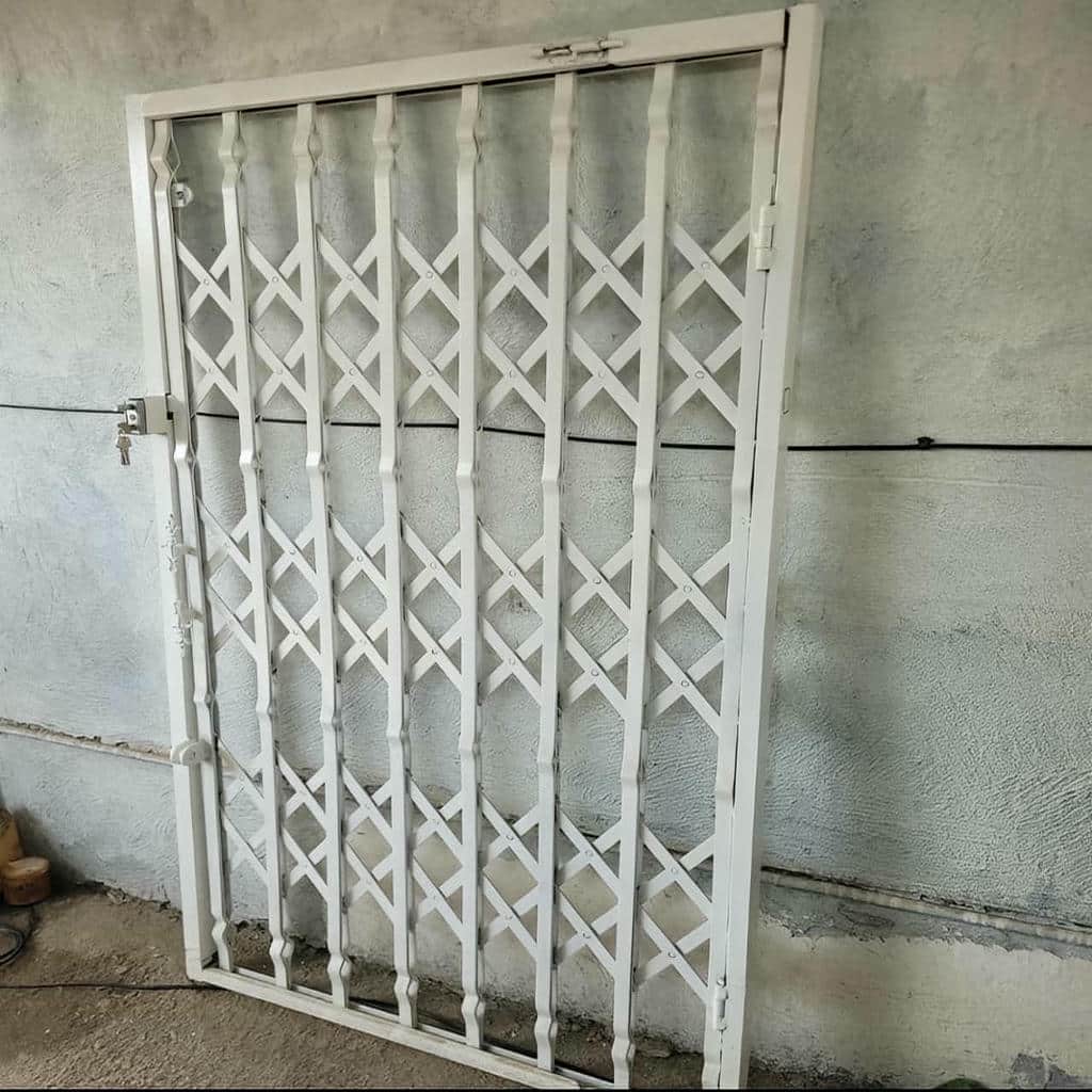 درب آکاردئونی در استان گیلان