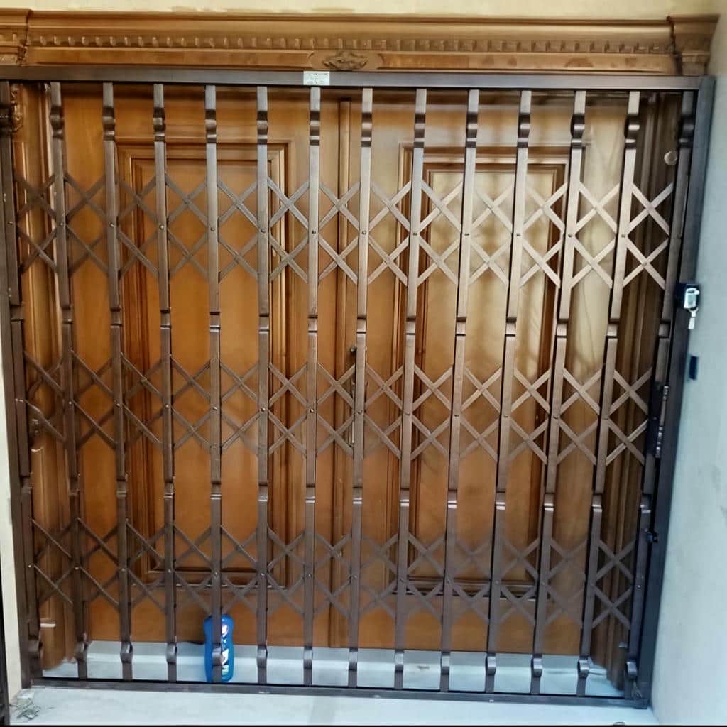 نصب درب آکاردئونی چهارگل در استان گلستان
