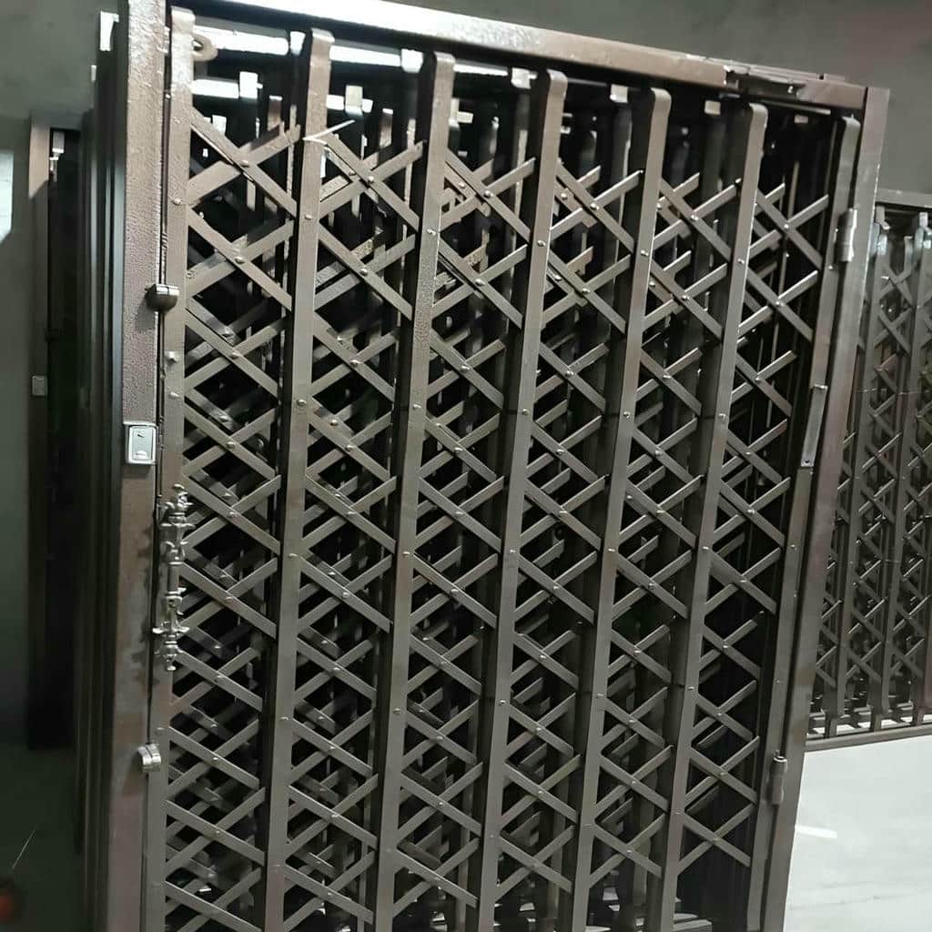 نصب درب آکاردئونی چهارگل در سبزوار نصب درب آکاردئونی چهارگل در سبزوار