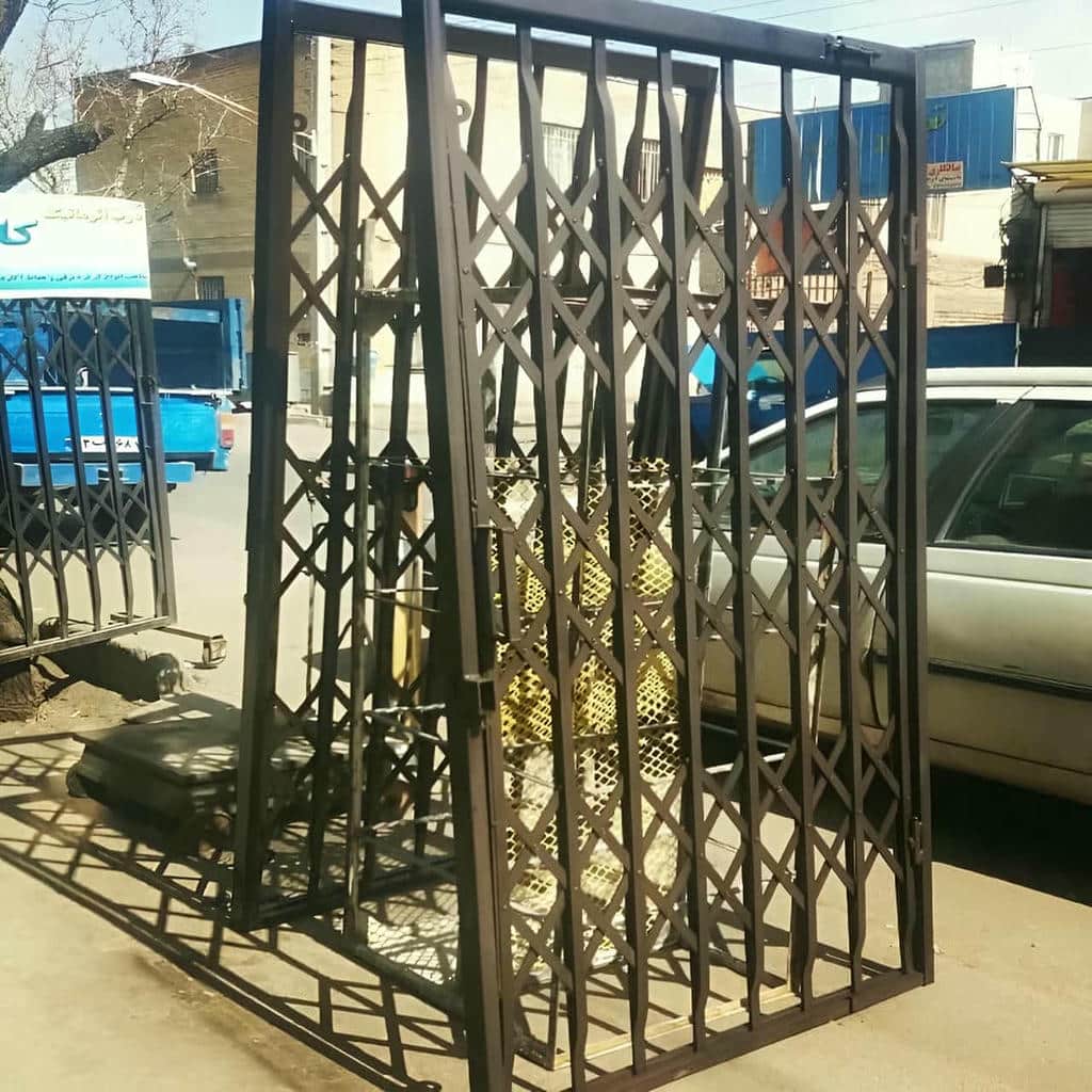 فروش درب آکاردئونی تمام گل در کیش