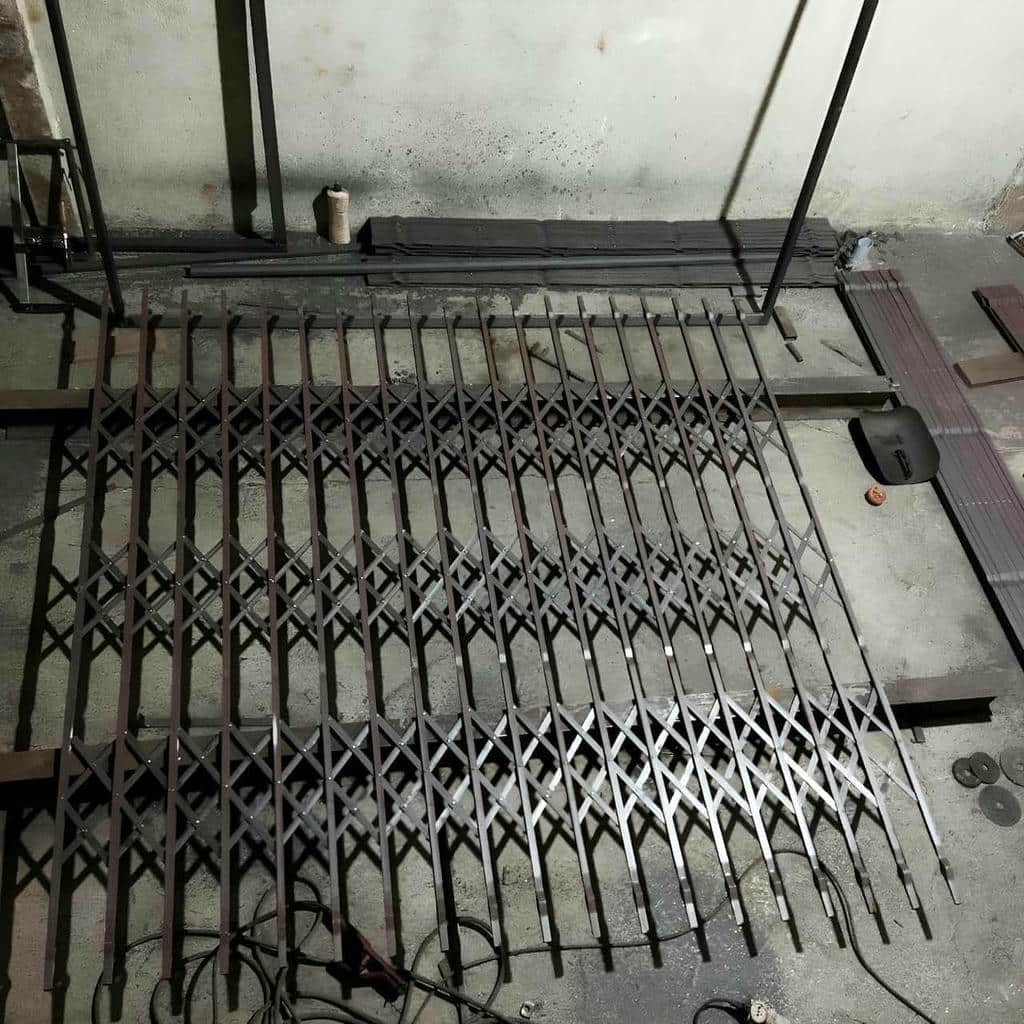 نصب درب آکاردئونی چهارگل در اهواز