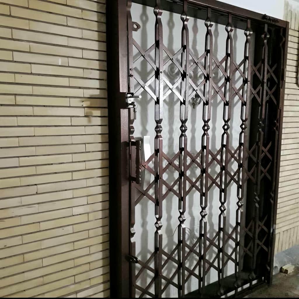 قیمت درب آکاردئونی سه گل در ایرانشهر