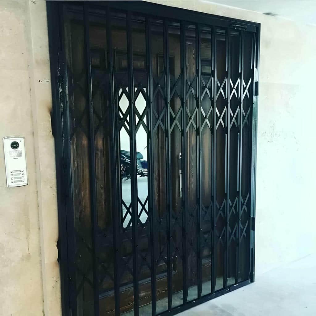 درب آکاردئونی در مریوان
