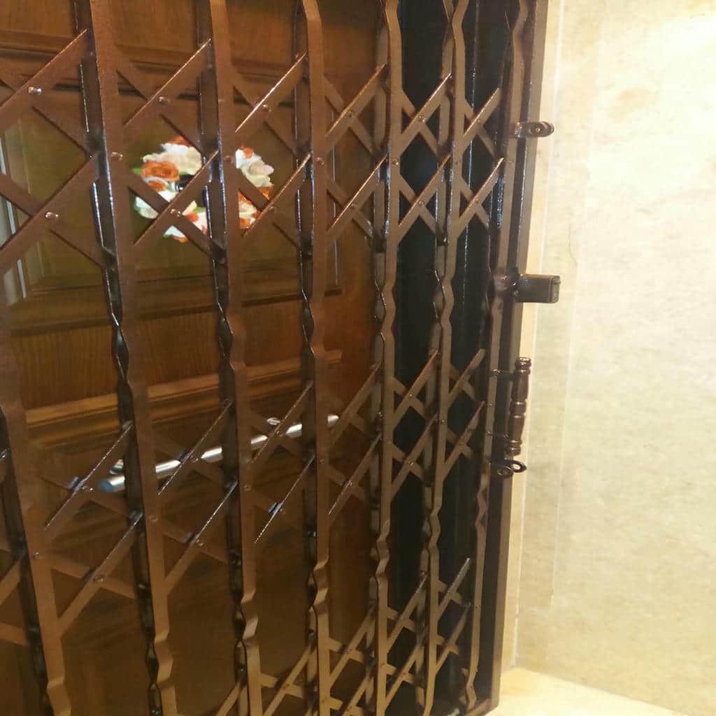نصب درب آکاردئونی چهارگل در تبریز نصب درب آکاردئونی چهارگل در تبریز