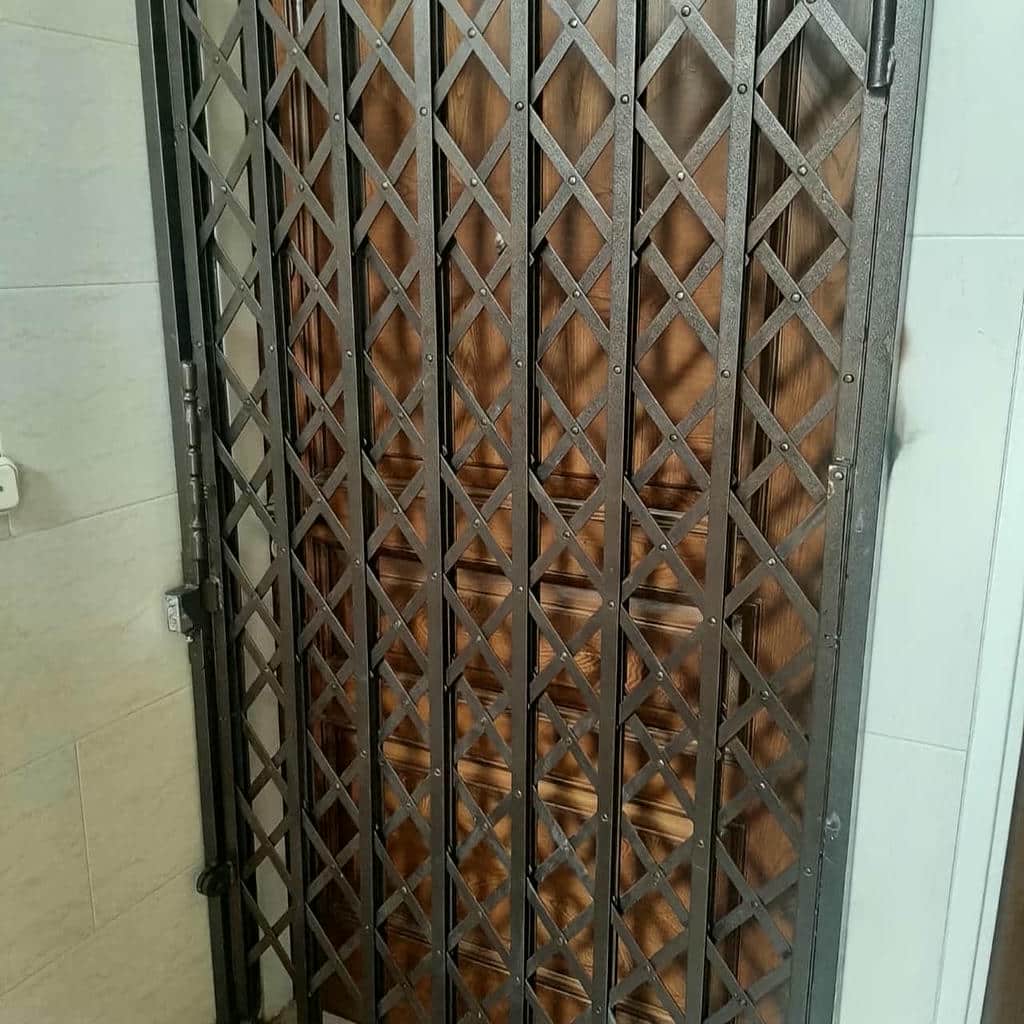 کارخانه درب آکاردئونی فولادی در کیش