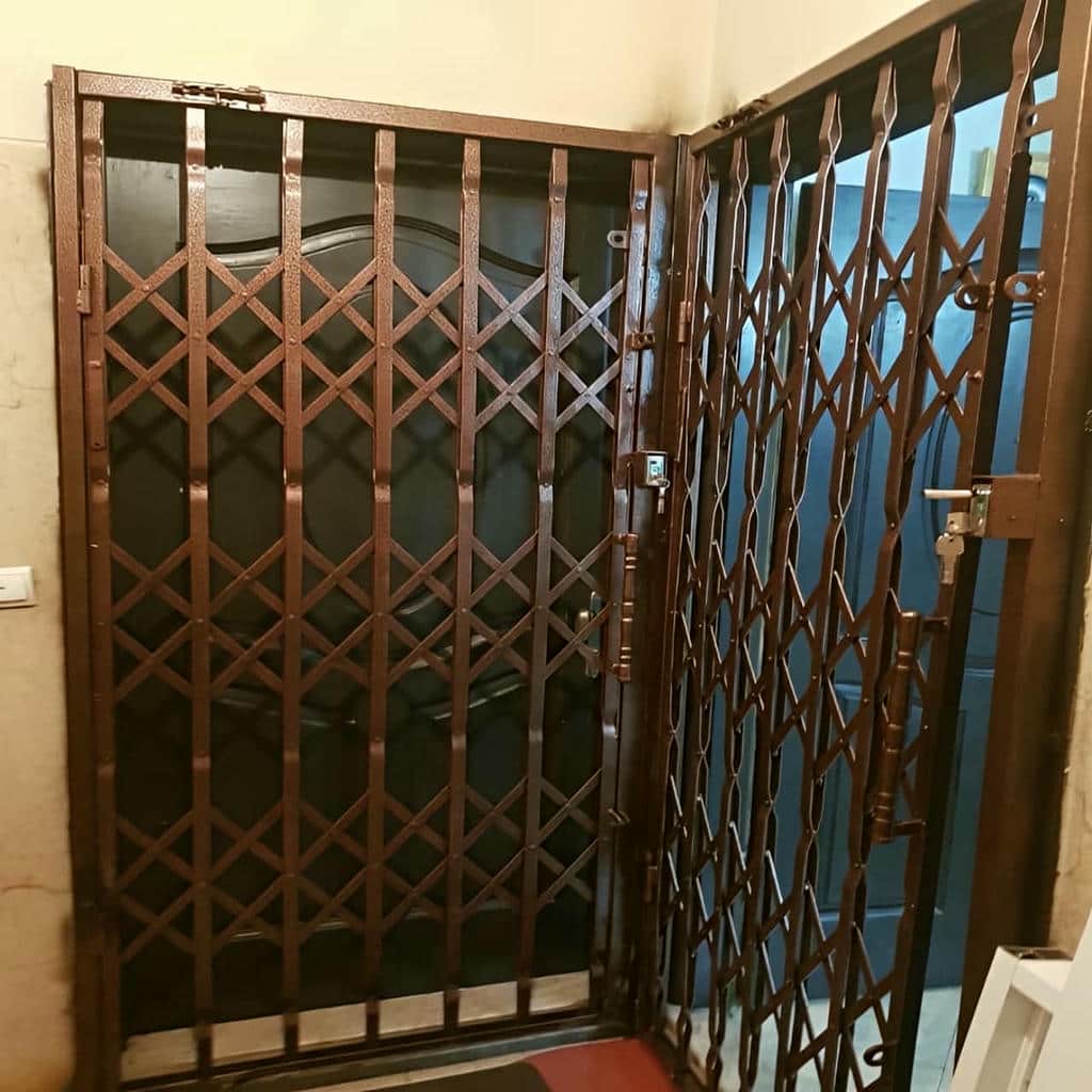 کارخانه درب آکاردئونی فولادی در اندیشه