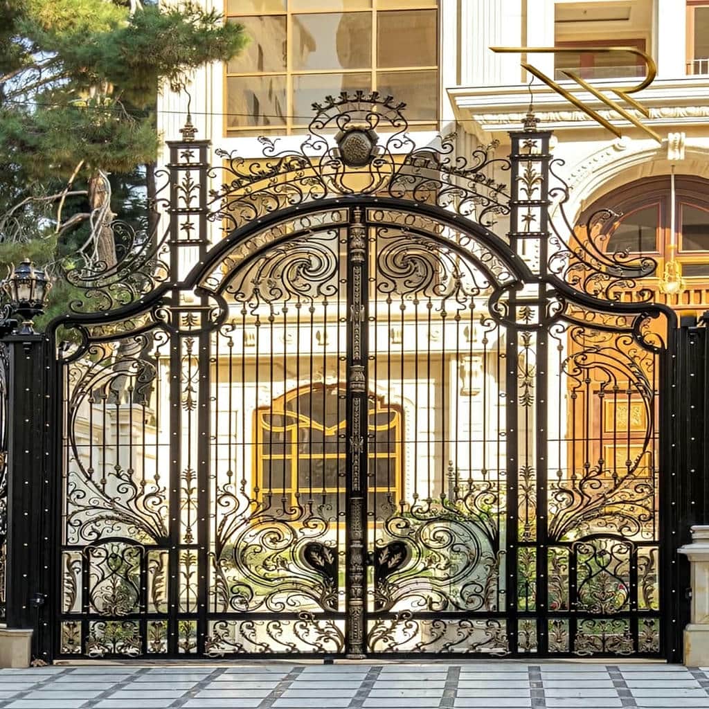 درب حیاط در ایرانشهر