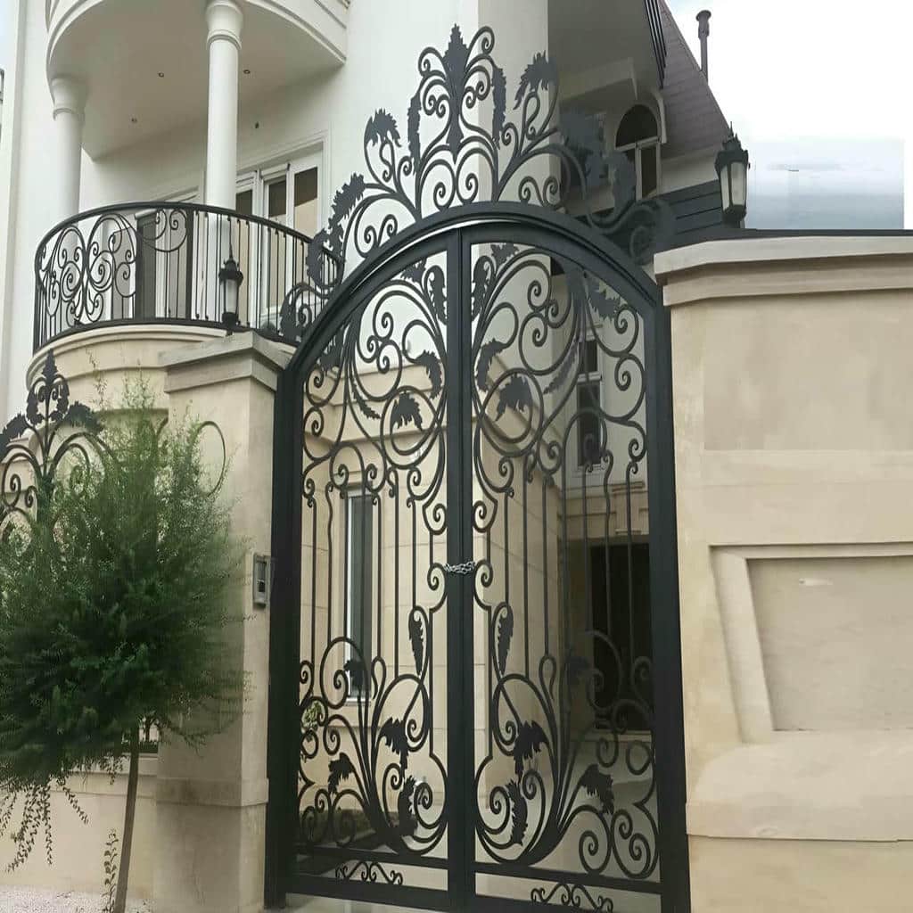 خرید درب حیاط فرفورژه کلاسیک در ساوه